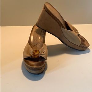 Donald Pliner suede wedge sandal
